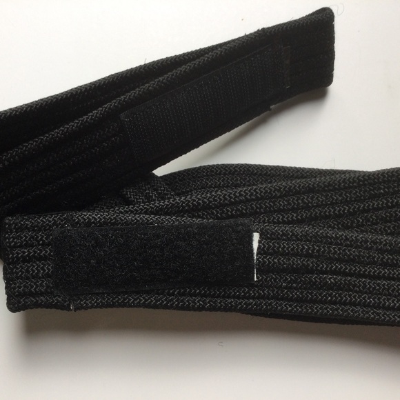 Vintage Wide Woven Black Velcro Closure Belt - Picture 4 of 4